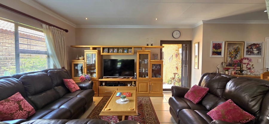3 Bedroom Property for Sale in New Redruth Gauteng