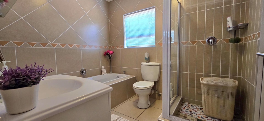 3 Bedroom Property for Sale in New Redruth Gauteng