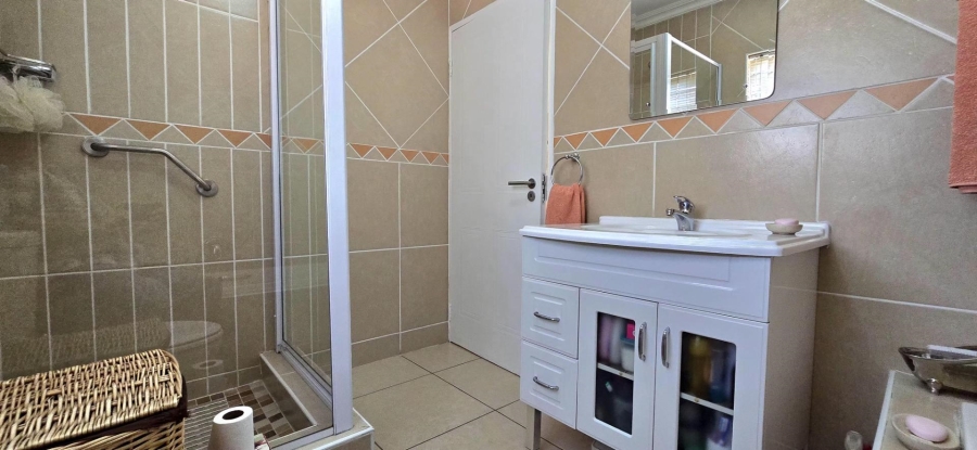 3 Bedroom Property for Sale in New Redruth Gauteng
