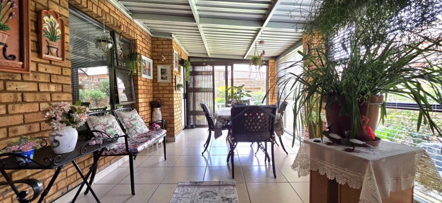 3 Bedroom Property for Sale in New Redruth Gauteng