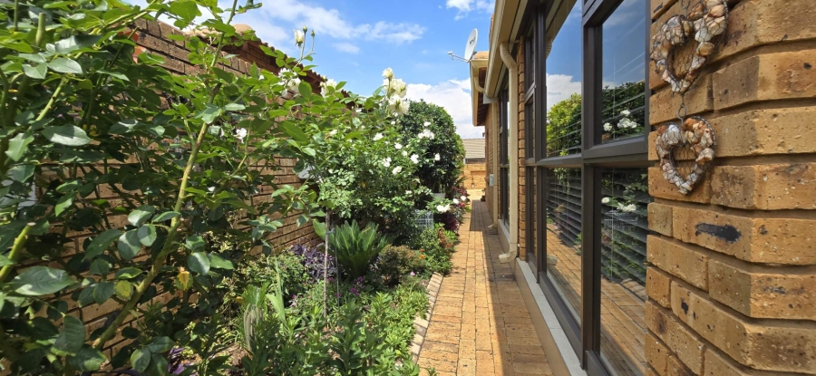 3 Bedroom Property for Sale in New Redruth Gauteng