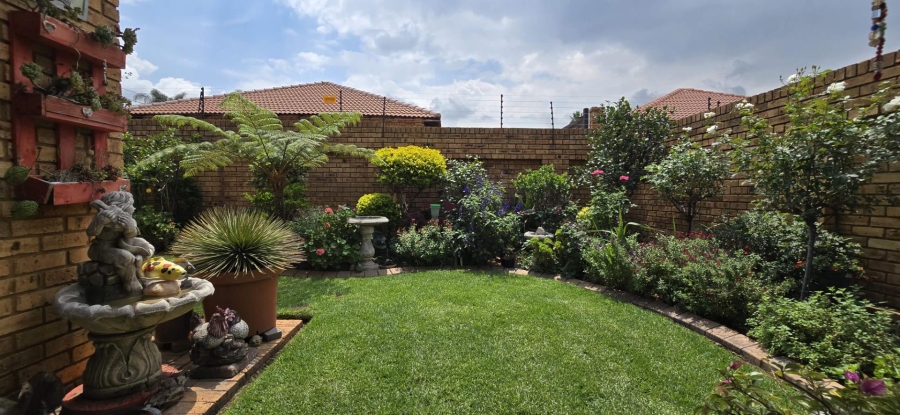 3 Bedroom Property for Sale in New Redruth Gauteng