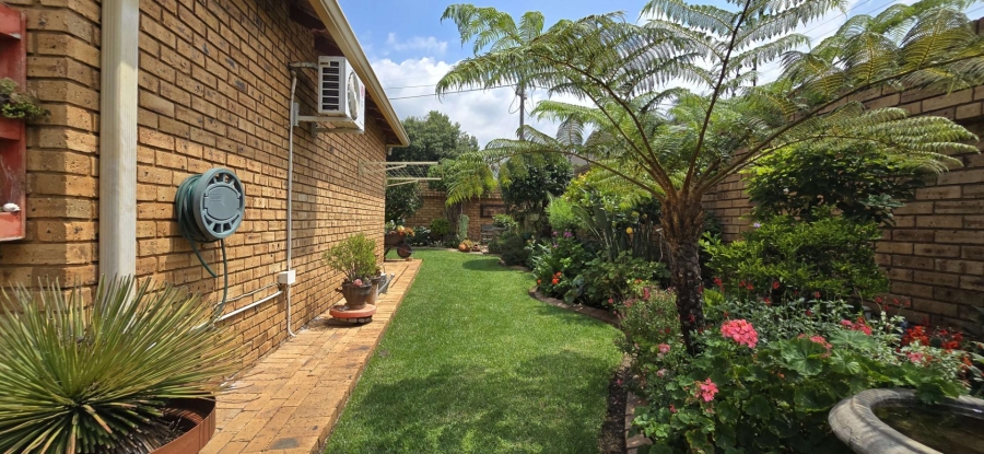 3 Bedroom Property for Sale in New Redruth Gauteng