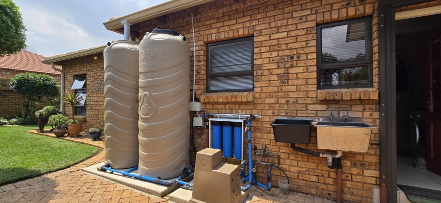 3 Bedroom Property for Sale in New Redruth Gauteng