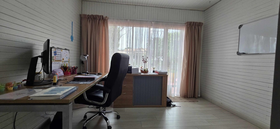 3 Bedroom Property for Sale in Verwoerdpark Gauteng