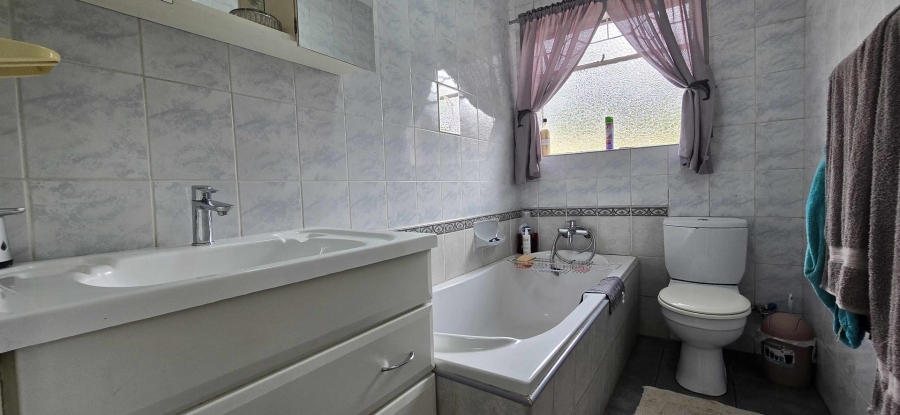 3 Bedroom Property for Sale in Verwoerdpark Gauteng