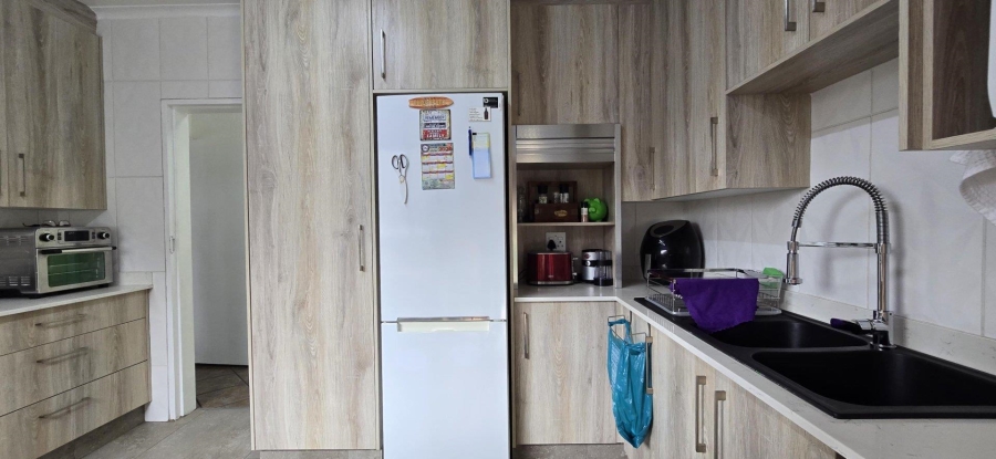 3 Bedroom Property for Sale in Verwoerdpark Gauteng