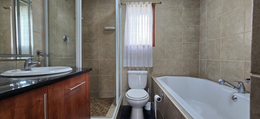 3 Bedroom Property for Sale in Verwoerdpark Gauteng