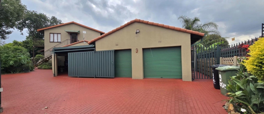 3 Bedroom Property for Sale in Verwoerdpark Gauteng