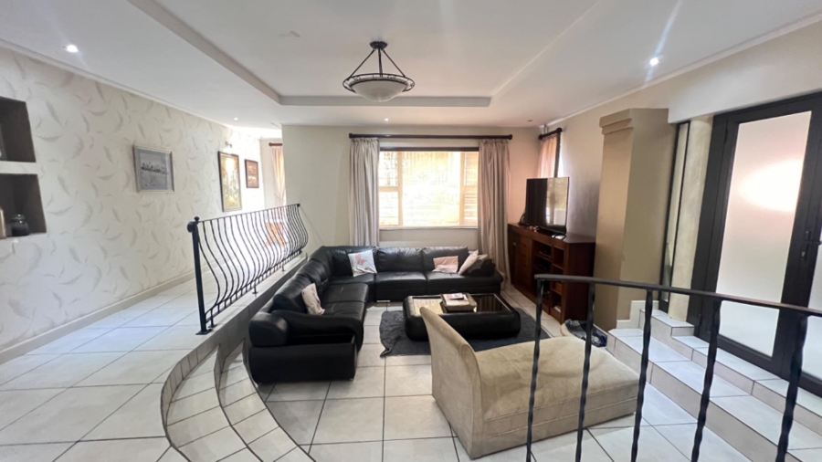 6 Bedroom Property for Sale in Mondeor Gauteng