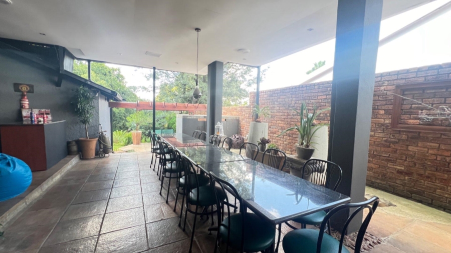6 Bedroom Property for Sale in Mondeor Gauteng