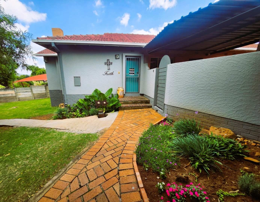 3 Bedroom Property for Sale in Verwoerdpark Gauteng