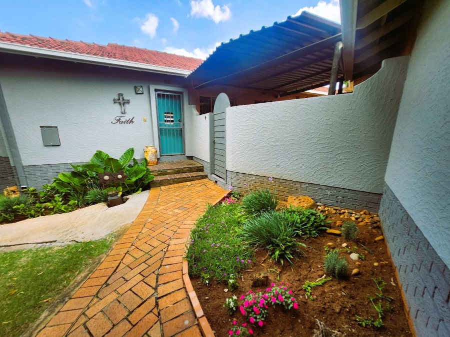 3 Bedroom Property for Sale in Verwoerdpark Gauteng