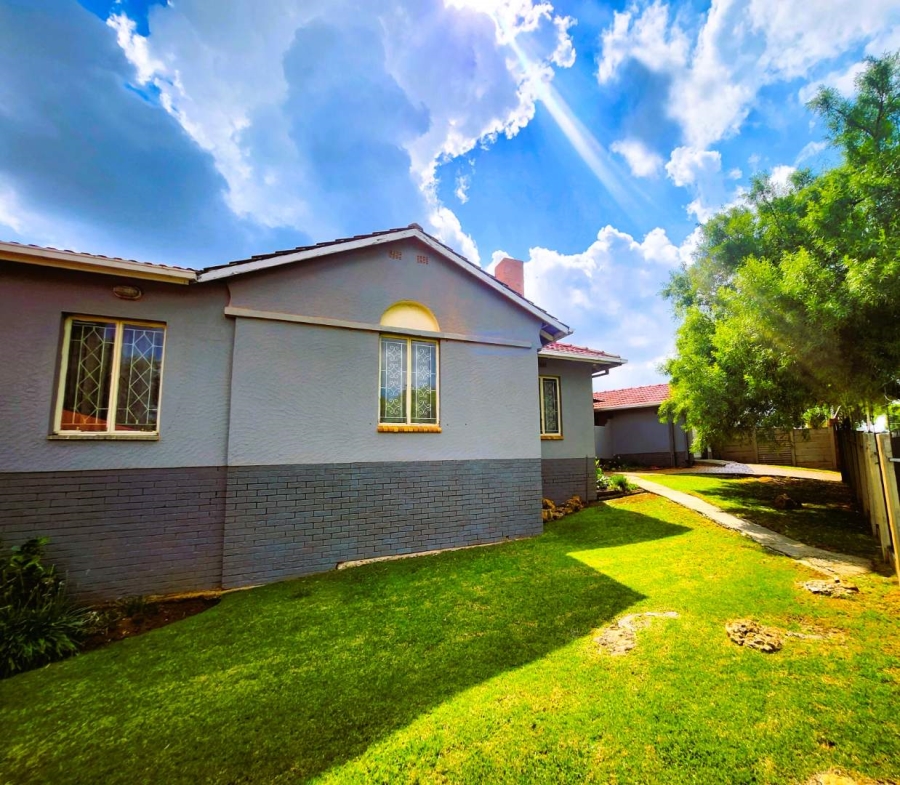 3 Bedroom Property for Sale in Verwoerdpark Gauteng