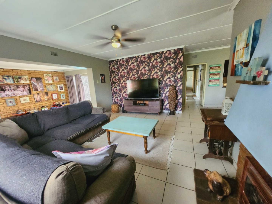 3 Bedroom Property for Sale in Verwoerdpark Gauteng