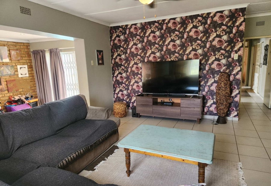 3 Bedroom Property for Sale in Verwoerdpark Gauteng