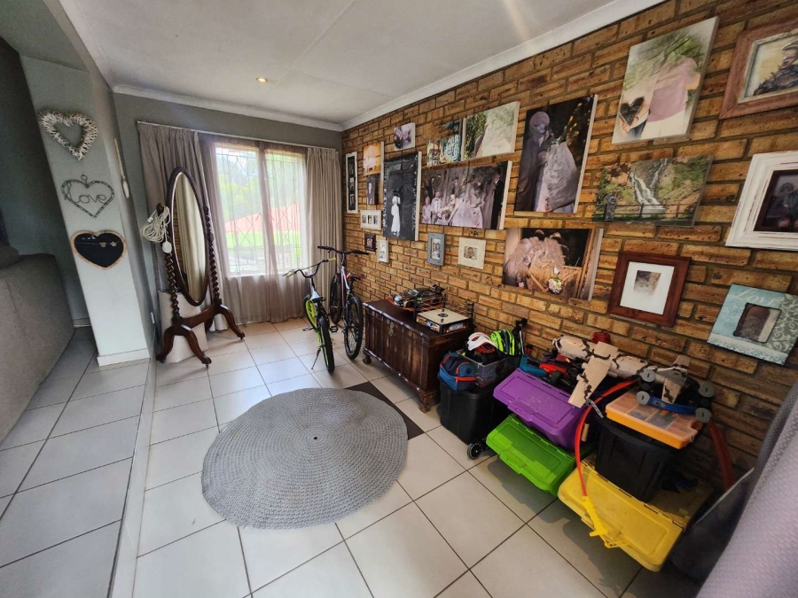 3 Bedroom Property for Sale in Verwoerdpark Gauteng