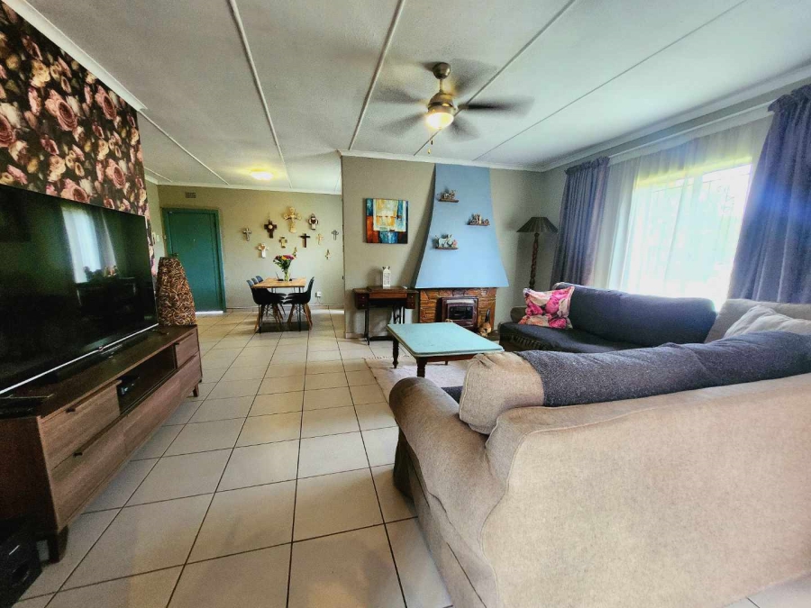 3 Bedroom Property for Sale in Verwoerdpark Gauteng