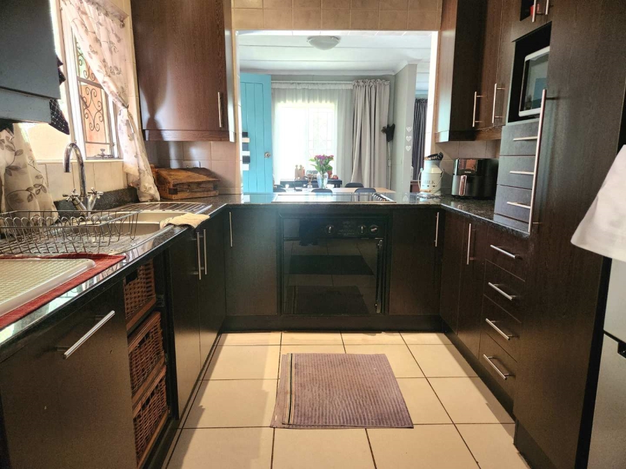 3 Bedroom Property for Sale in Verwoerdpark Gauteng