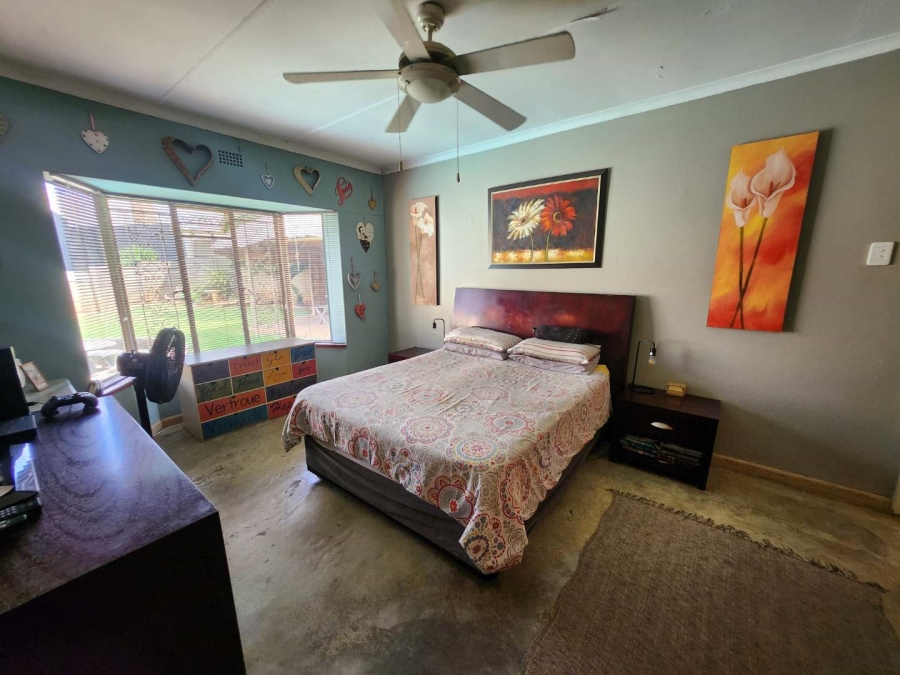 3 Bedroom Property for Sale in Verwoerdpark Gauteng