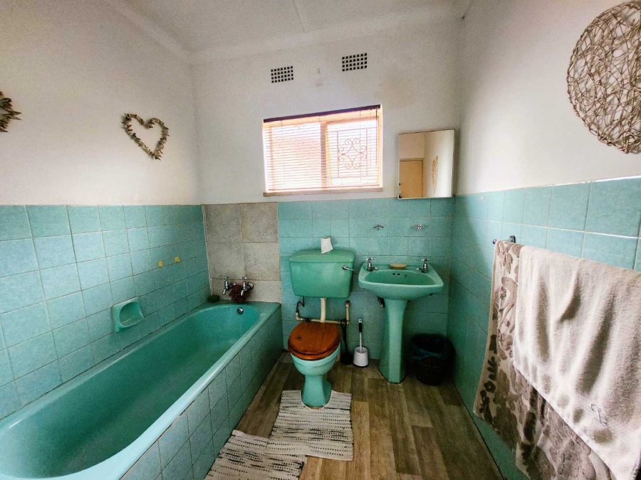 3 Bedroom Property for Sale in Verwoerdpark Gauteng