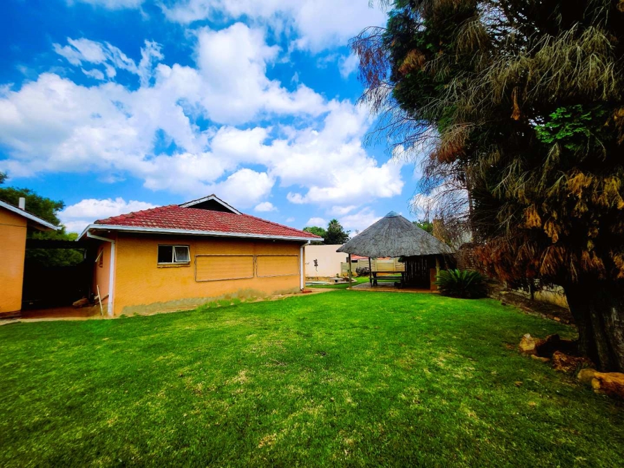 3 Bedroom Property for Sale in Verwoerdpark Gauteng