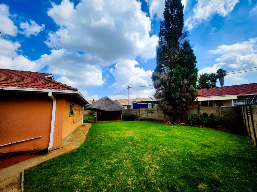 3 Bedroom Property for Sale in Verwoerdpark Gauteng