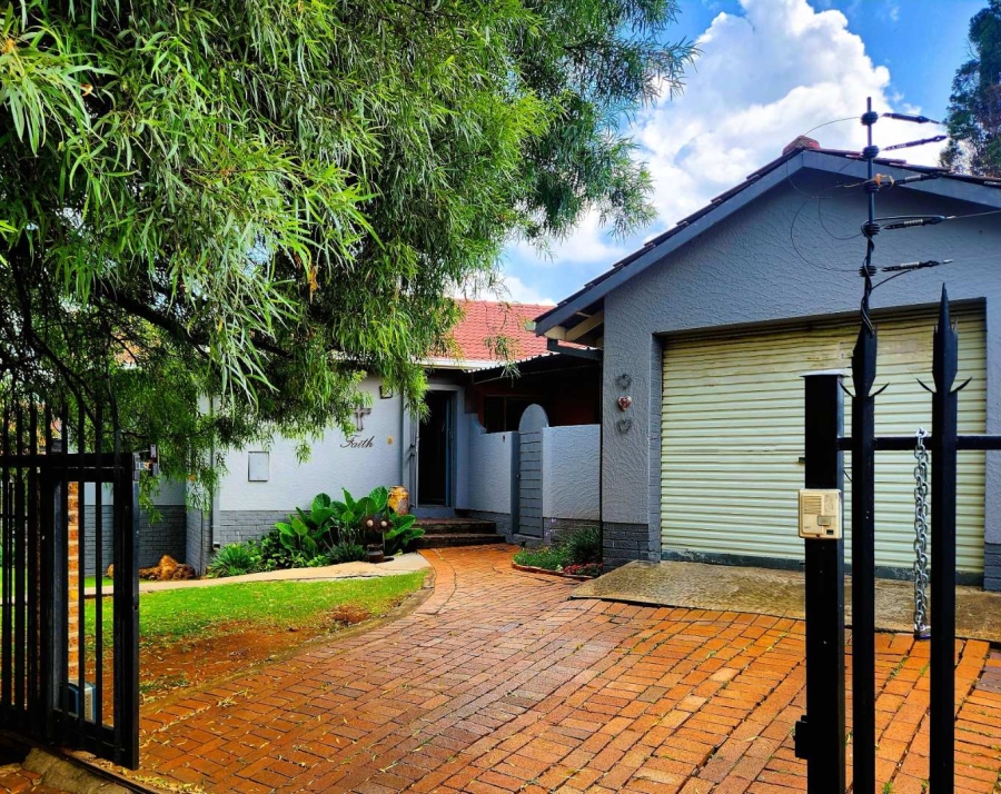 3 Bedroom Property for Sale in Verwoerdpark Gauteng
