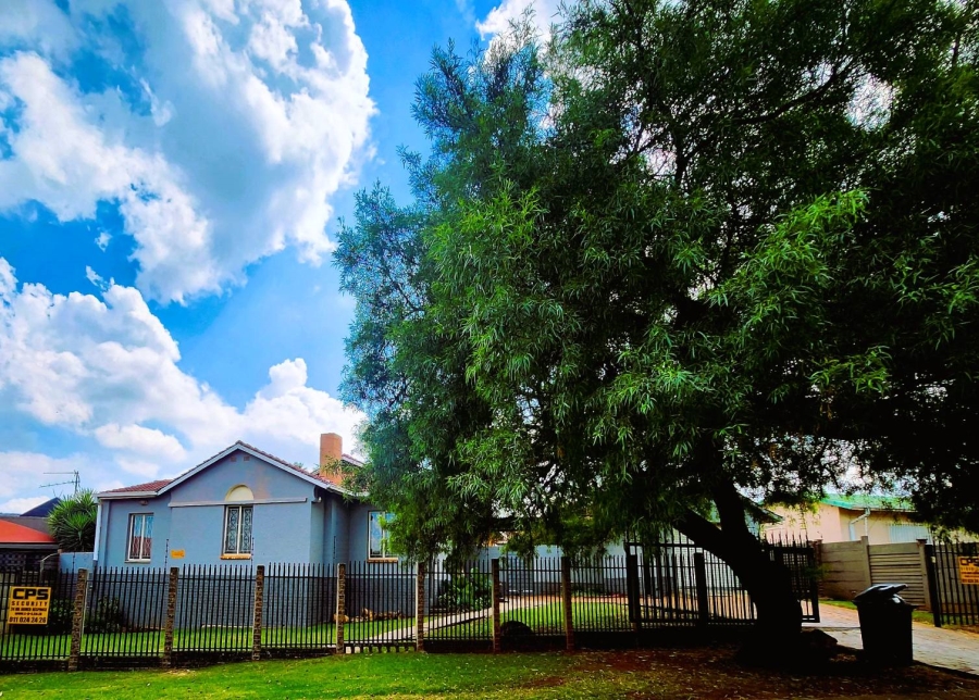 3 Bedroom Property for Sale in Verwoerdpark Gauteng