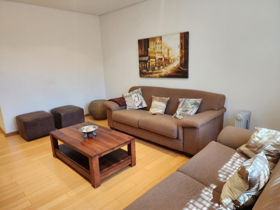 To Let 1 Bedroom Property for Rent in Sandhurst Gauteng