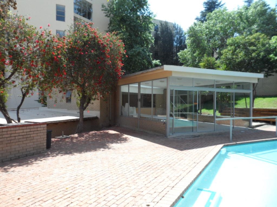 To Let 1 Bedroom Property for Rent in Sandhurst Gauteng