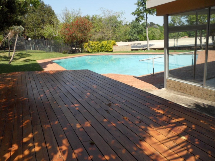 To Let 1 Bedroom Property for Rent in Sandhurst Gauteng