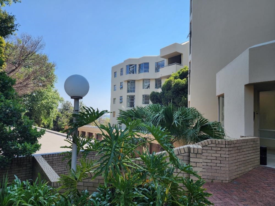 To Let 1 Bedroom Property for Rent in Sandhurst Gauteng