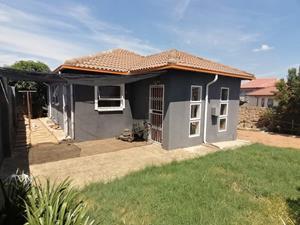 To Let 3 Bedroom Property for Rent in Cosmo City Gauteng