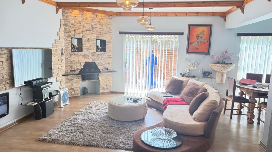 3 Bedroom Property for Sale in Bloubosrand Gauteng