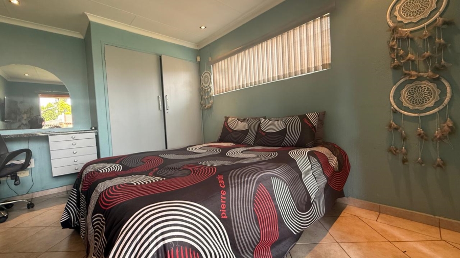 3 Bedroom Property for Sale in Bloubosrand Gauteng