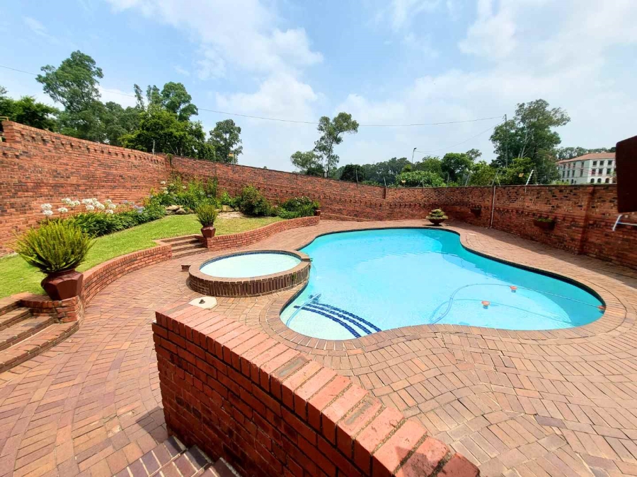 4 Bedroom Property for Sale in Strathavon Gauteng