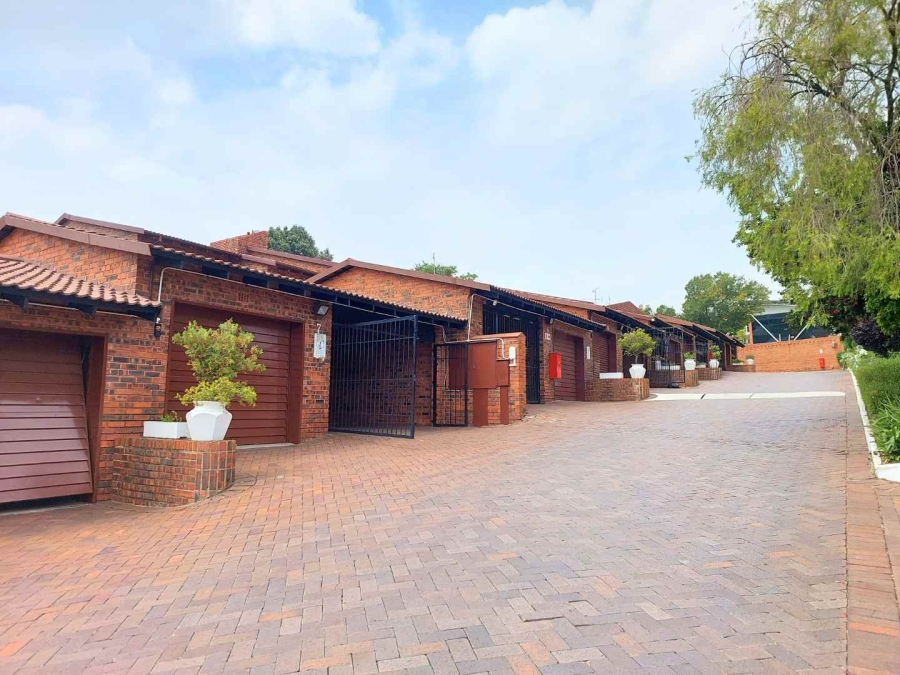 4 Bedroom Property for Sale in Strathavon Gauteng
