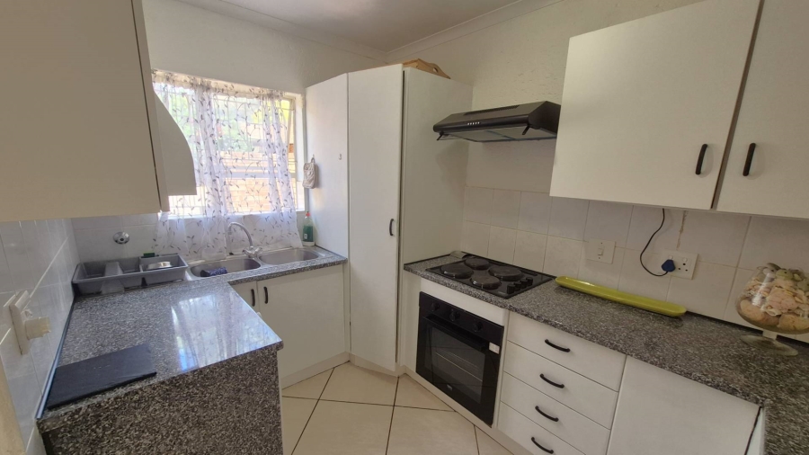2 Bedroom Property for Sale in Little Falls Gauteng