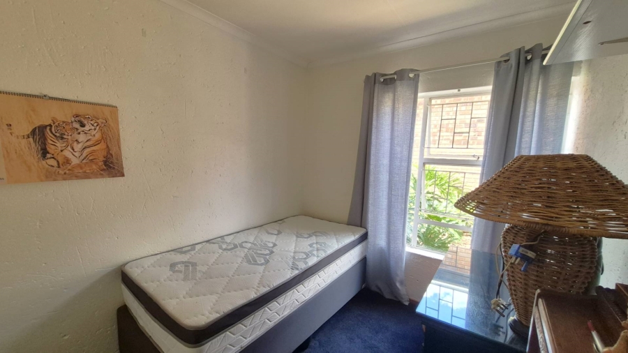 2 Bedroom Property for Sale in Little Falls Gauteng