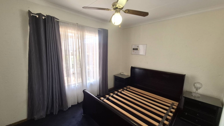 2 Bedroom Property for Sale in Little Falls Gauteng