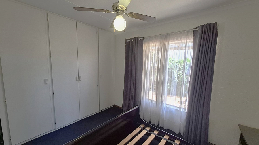 2 Bedroom Property for Sale in Little Falls Gauteng