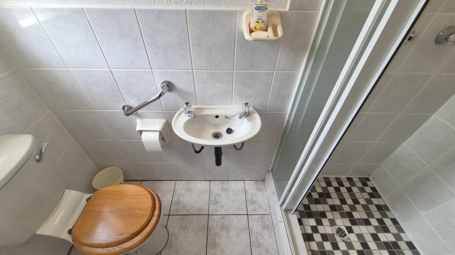 2 Bedroom Property for Sale in Little Falls Gauteng