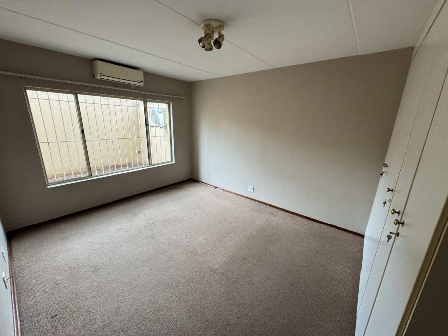 2 Bedroom Property for Sale in New Redruth Gauteng