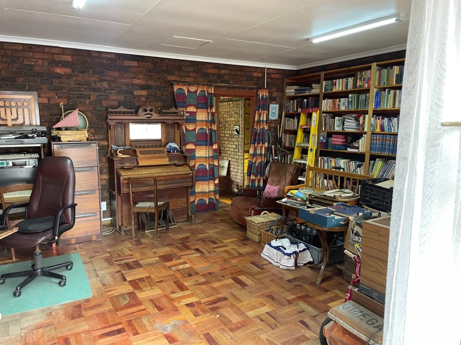 4 Bedroom Property for Sale in Farrarmere Gauteng