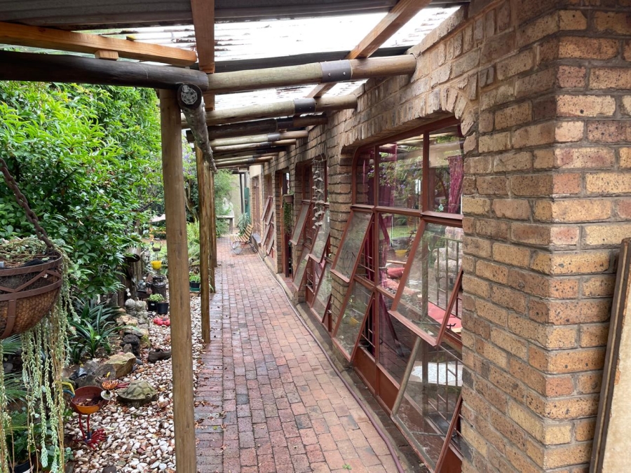 4 Bedroom Property for Sale in Farrarmere Gauteng