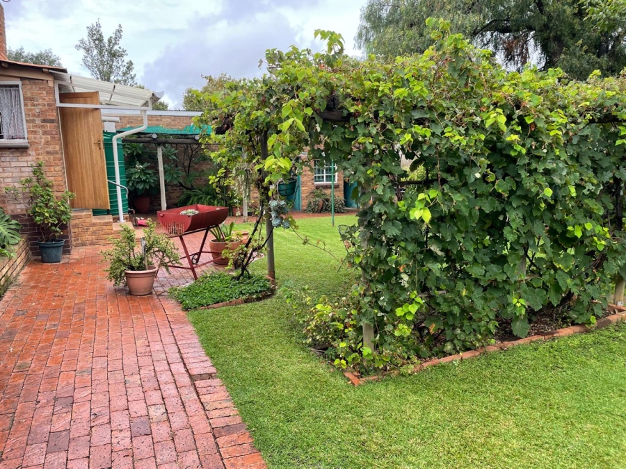 4 Bedroom Property for Sale in Farrarmere Gauteng