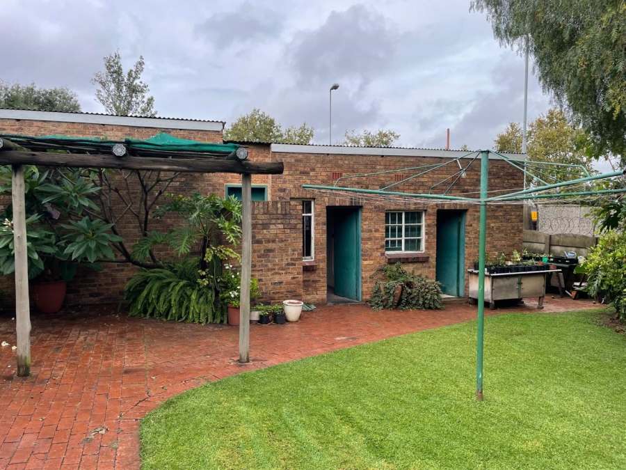 4 Bedroom Property for Sale in Farrarmere Gauteng