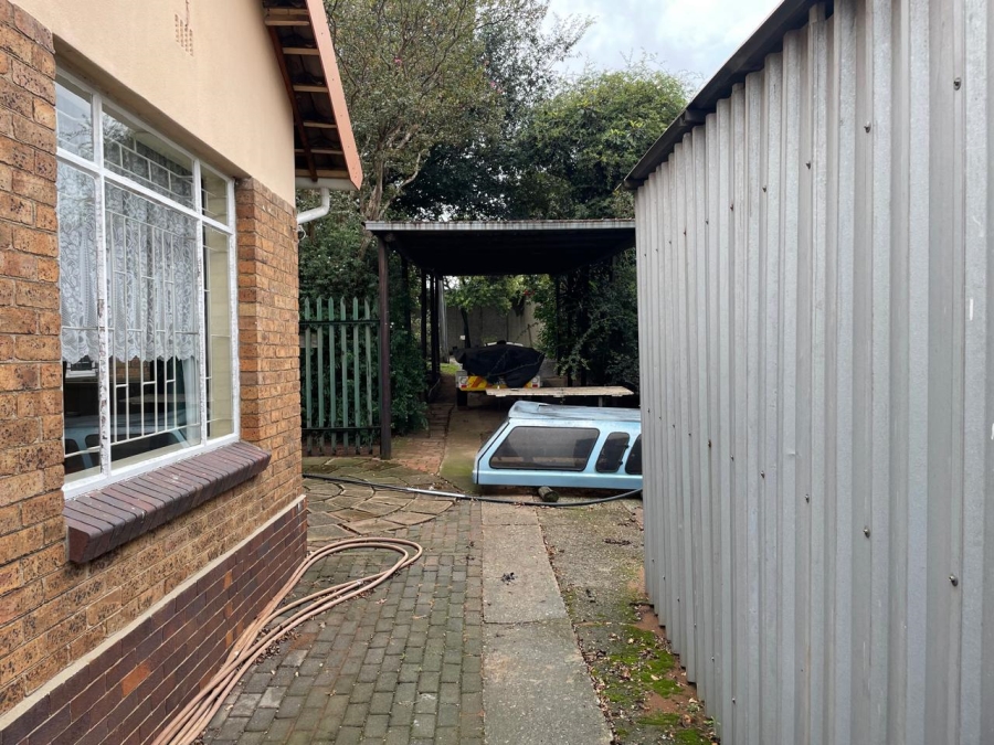 4 Bedroom Property for Sale in Farrarmere Gauteng