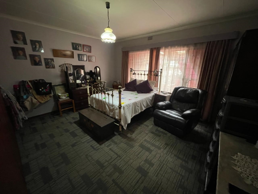 4 Bedroom Property for Sale in Farrarmere Gauteng